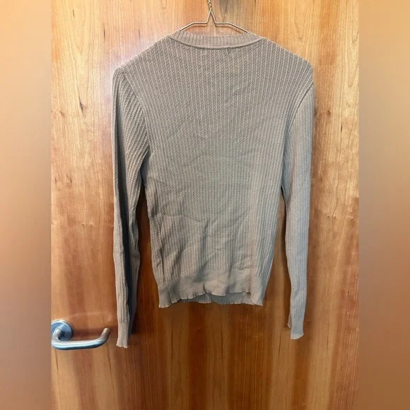 Burberry Beige Ribbed Knit sweater with silver buttons. Size 2. - Picture 5 of 7